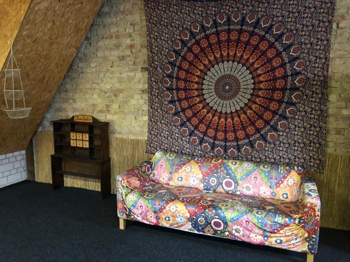 Kuckunniwi Tipidorf Hotel Tauche Kültér fotó